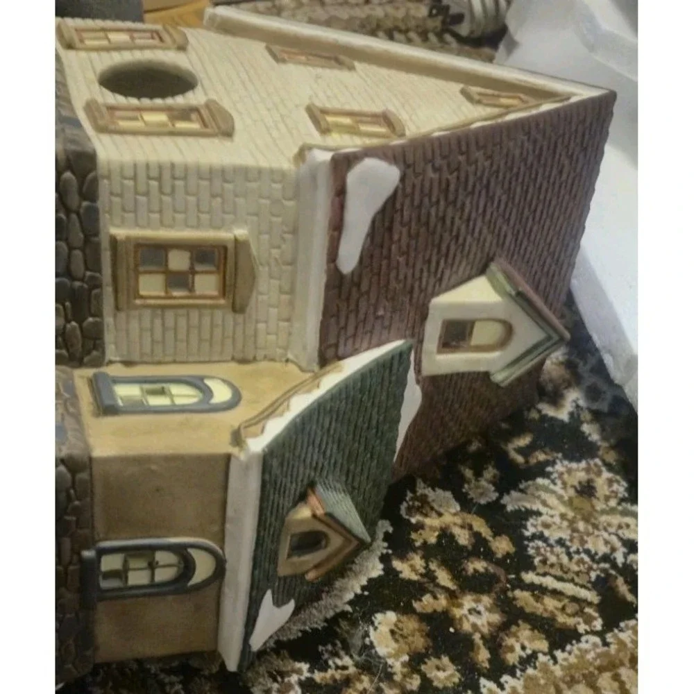 Dept 56 Santa's Workbench Petticoat Lane‎ Tailor Lighted House